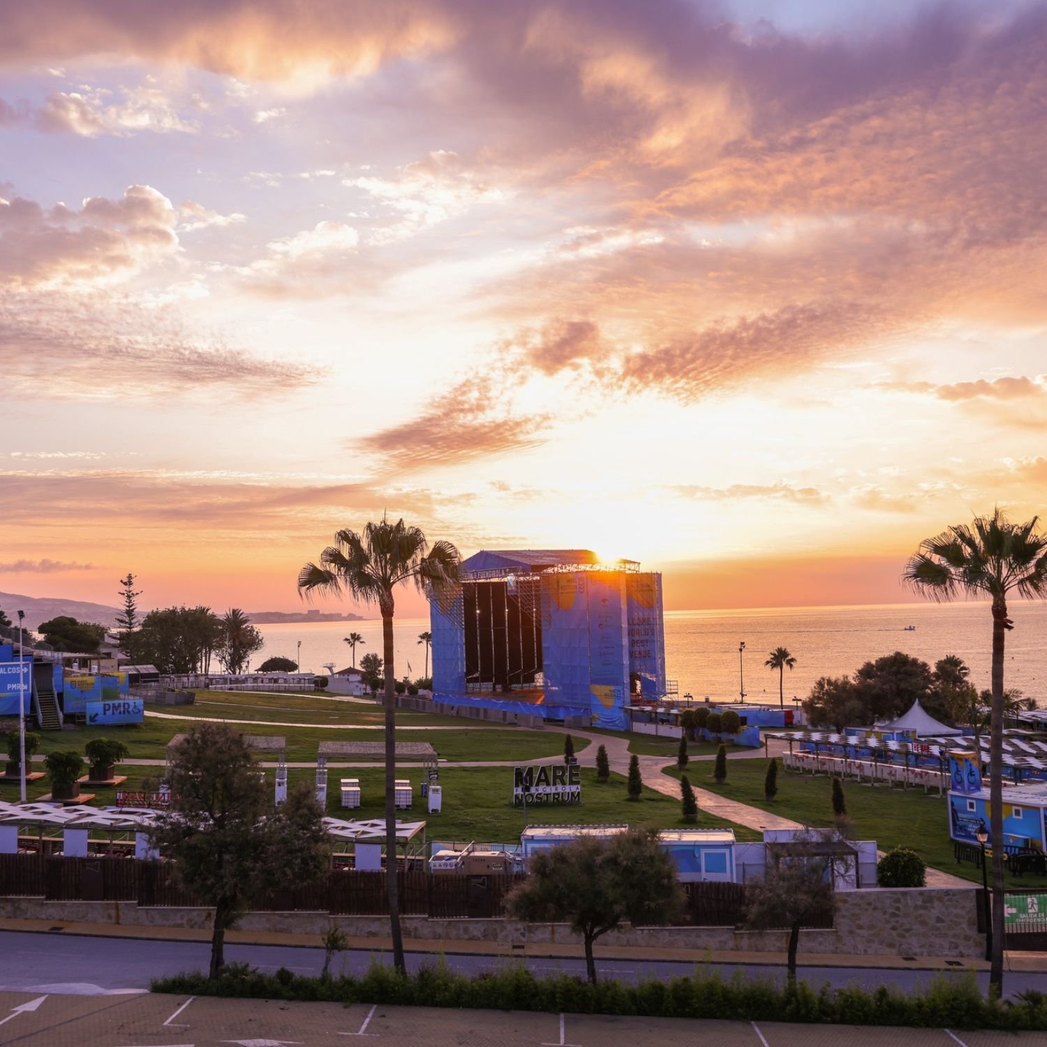 zábava ve Španělsku koncerty Maluma Španělsko latino Shakira Costa del sol marenostrum Fuengirola Málaga nemovitosti u moře
